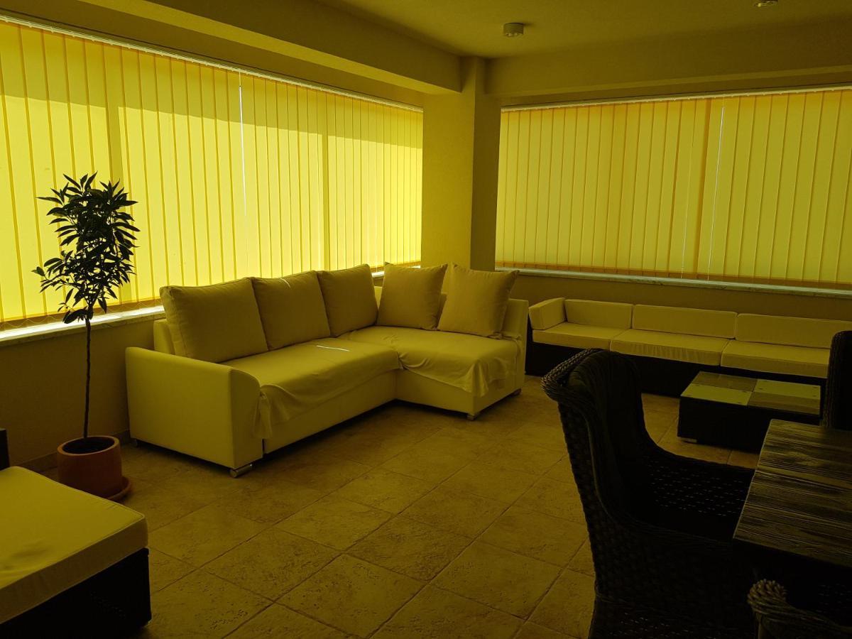 Yellow Cube Kožino Εξωτερικό φωτογραφία